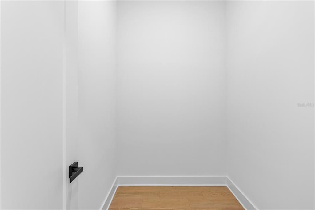 For Rent: $8,500 (5 beds, 4 baths, 3781 Square Feet)
