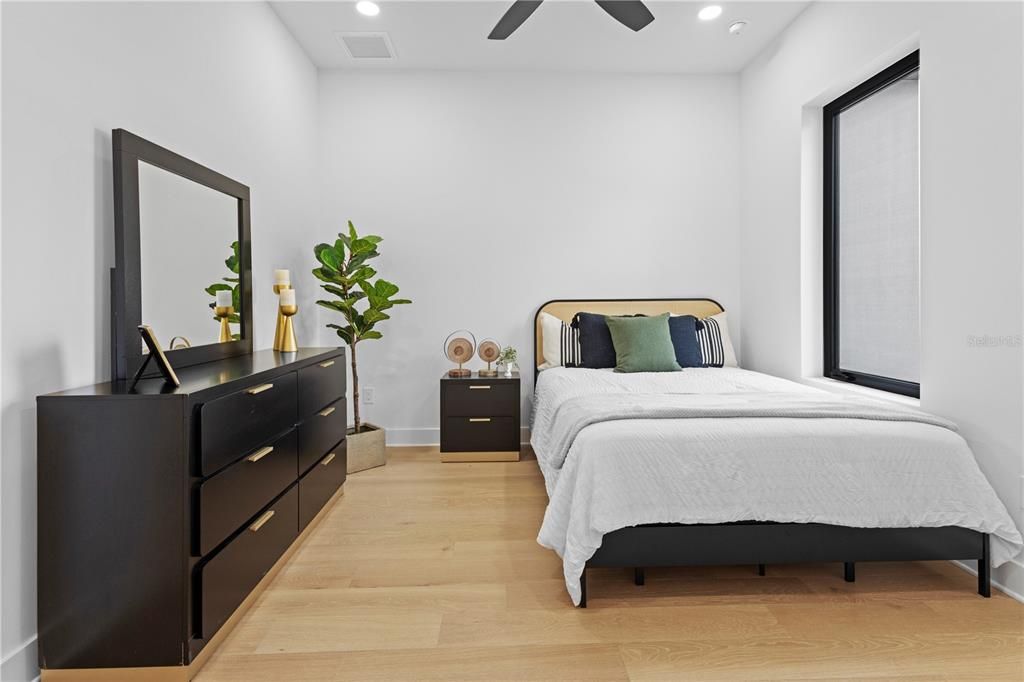 For Rent: $8,500 (5 beds, 4 baths, 3781 Square Feet)