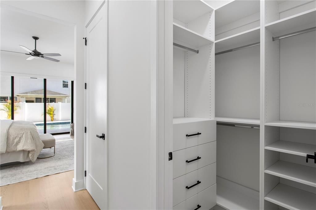 For Rent: $8,500 (5 beds, 4 baths, 3781 Square Feet)