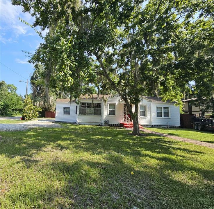 For Rent: $2,600 (4 beds, 3 baths, 1910 Square Feet)