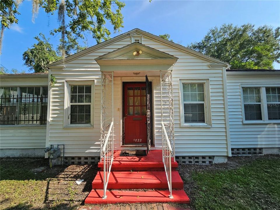 For Rent: $2,600 (4 beds, 3 baths, 1910 Square Feet)