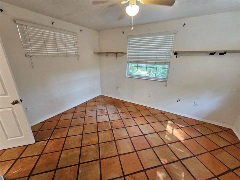 For Rent: $2,600 (4 beds, 3 baths, 1910 Square Feet)