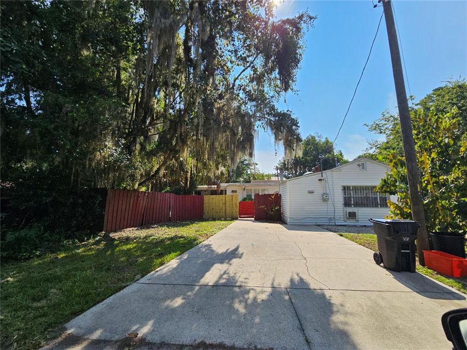 For Rent: $2,600 (4 beds, 3 baths, 1910 Square Feet)