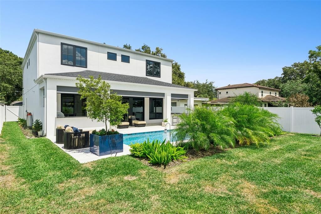 For Sale: $1,800,000 (5 beds, 4 baths, 3402 Square Feet)