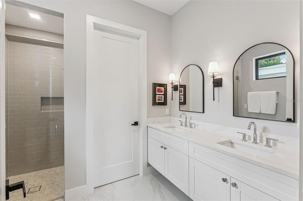 For Sale: $1,800,000 (5 beds, 4 baths, 3402 Square Feet)