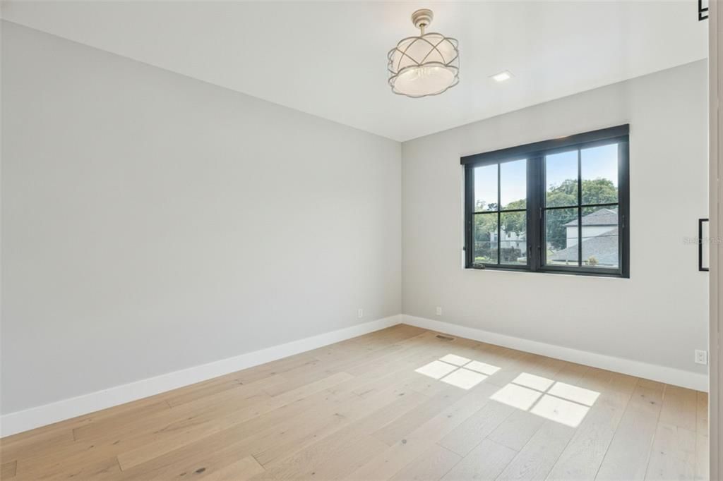 For Sale: $1,800,000 (5 beds, 4 baths, 3402 Square Feet)