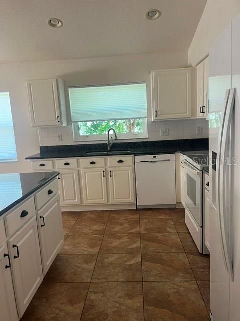 En Renta: $2,950 (3 camas, 2 baños, 1956 Pies cuadrados)
