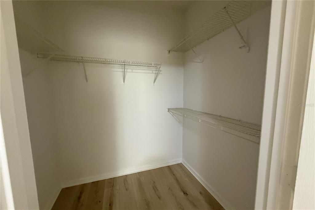 For Rent: $1,695 (2 beds, 1 baths, 978 Square Feet)