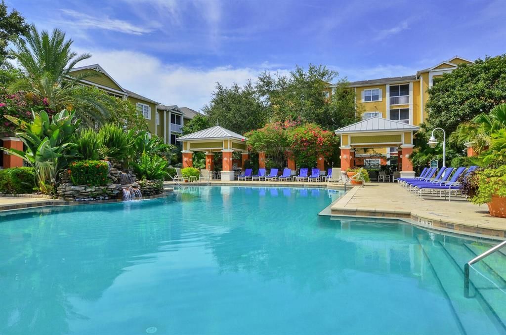 For Rent: $1,695 (2 beds, 1 baths, 978 Square Feet)