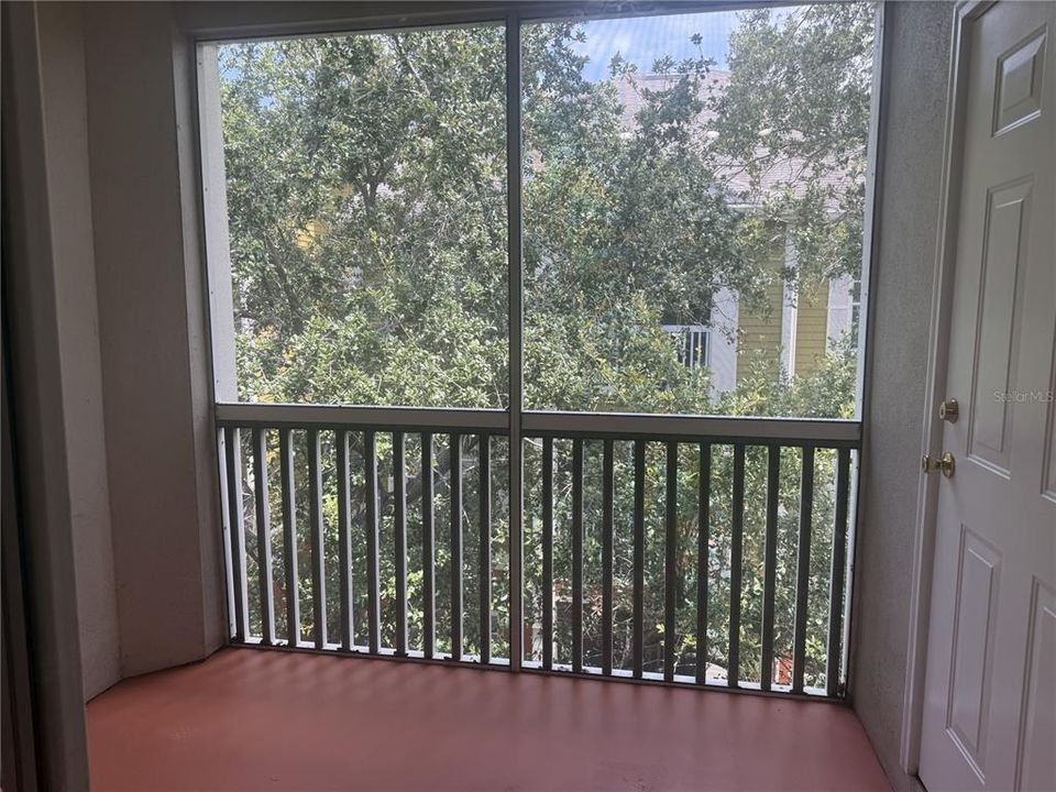 For Rent: $1,695 (2 beds, 1 baths, 978 Square Feet)
