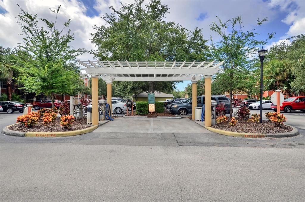 For Rent: $1,695 (2 beds, 1 baths, 978 Square Feet)