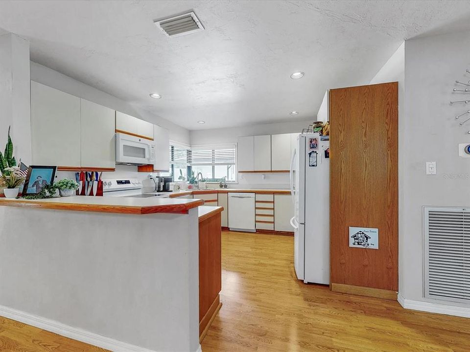 En Venta: $274,111 (2 camas, 2 baños, 1809 Pies cuadrados)