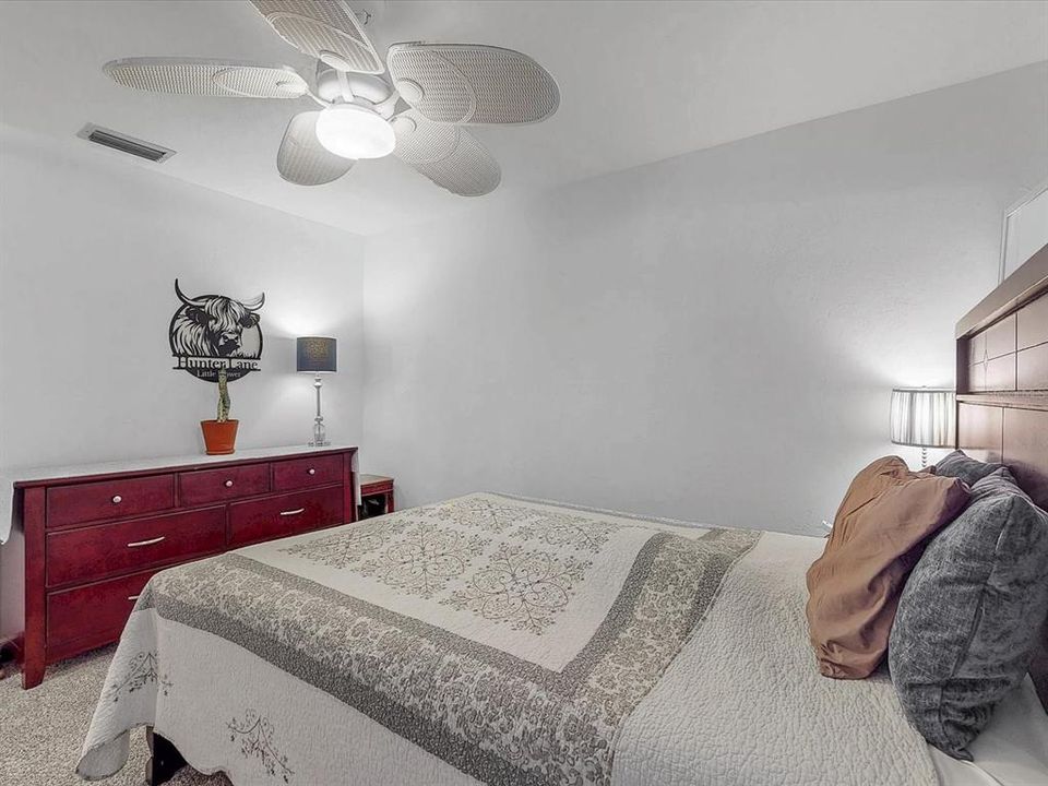 En Venta: $274,111 (2 camas, 2 baños, 1809 Pies cuadrados)