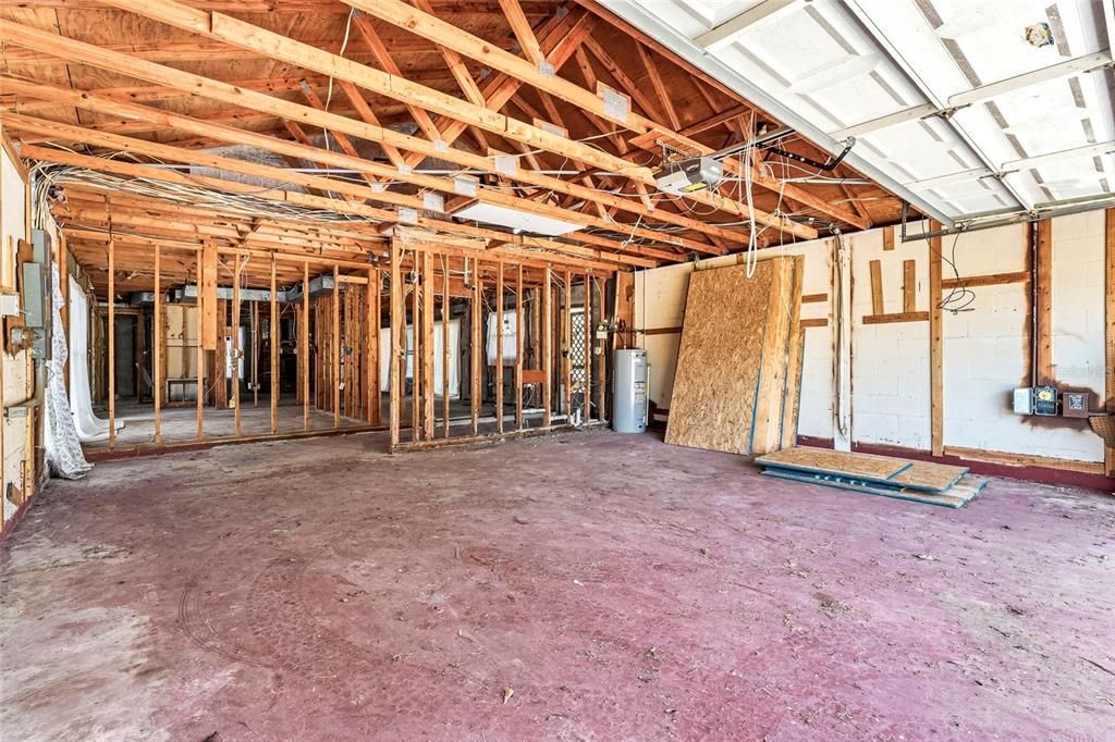 For Sale: $3,295,000 (7 beds, 6 baths, 5592 Square Feet)