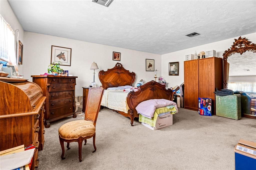 For Sale: $3,295,000 (7 beds, 6 baths, 5592 Square Feet)