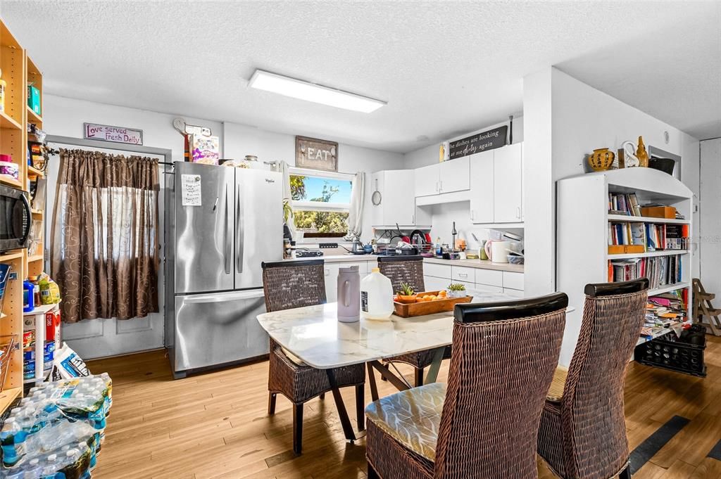 For Sale: $3,295,000 (7 beds, 6 baths, 5592 Square Feet)