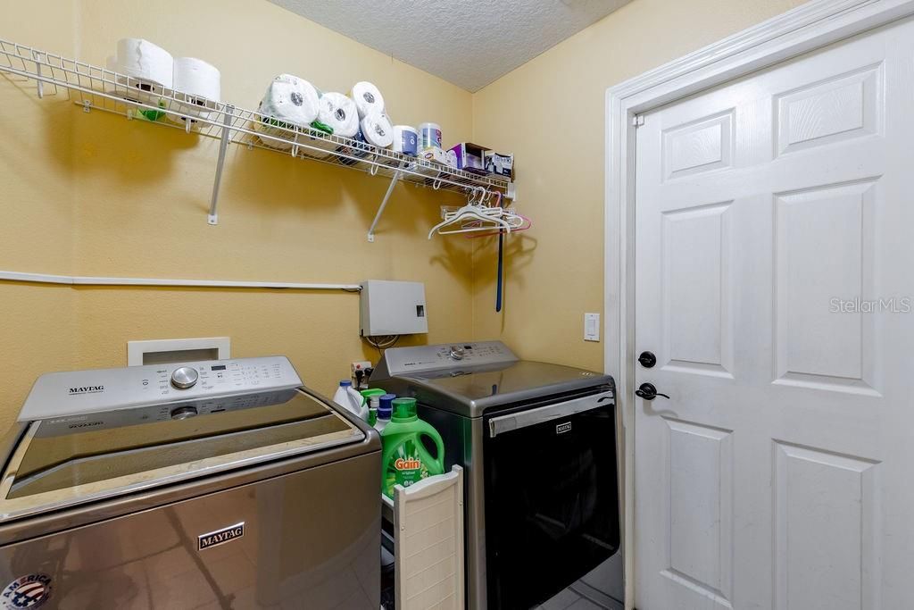: $330,000 (3 camas, 2 baños, 1800 Pies cuadrados)