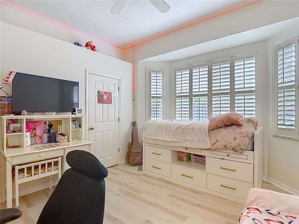 For Sale: $837,500 (4 beds, 3 baths, 2927 Square Feet)