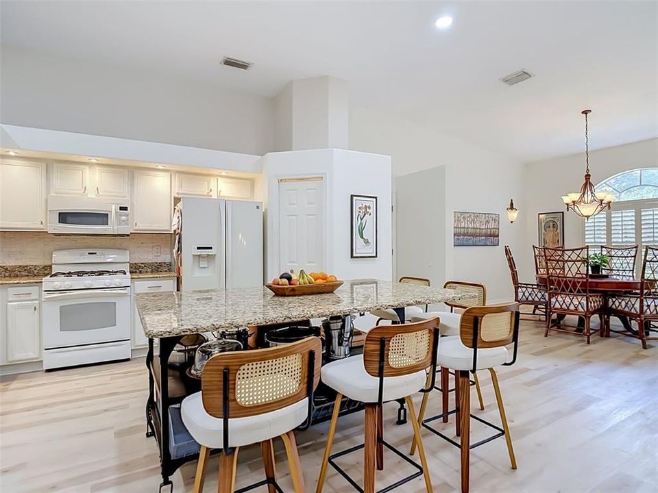 For Sale: $837,500 (4 beds, 3 baths, 2927 Square Feet)