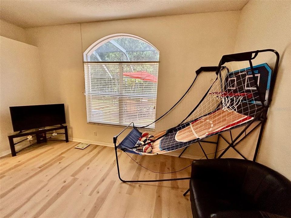 For Sale: $837,500 (4 beds, 3 baths, 2927 Square Feet)