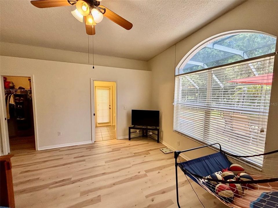 For Sale: $837,500 (4 beds, 3 baths, 2927 Square Feet)