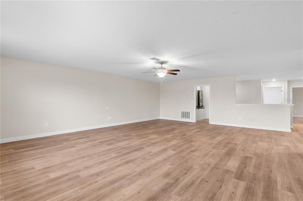For Sale: $530,000 (5 beds, 3 baths, 3773 Square Feet)