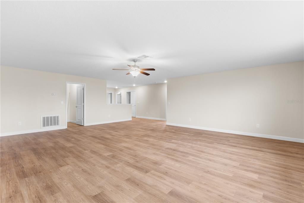 For Sale: $530,000 (5 beds, 3 baths, 3773 Square Feet)