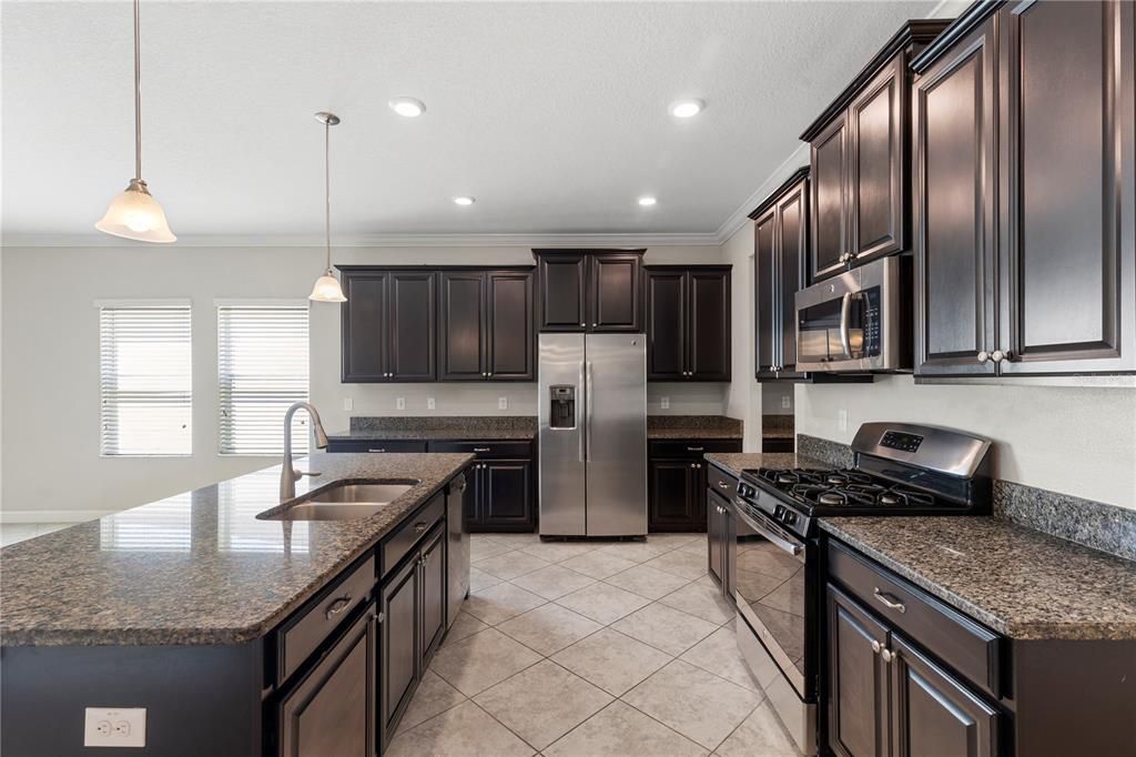 For Sale: $530,000 (5 beds, 3 baths, 3773 Square Feet)