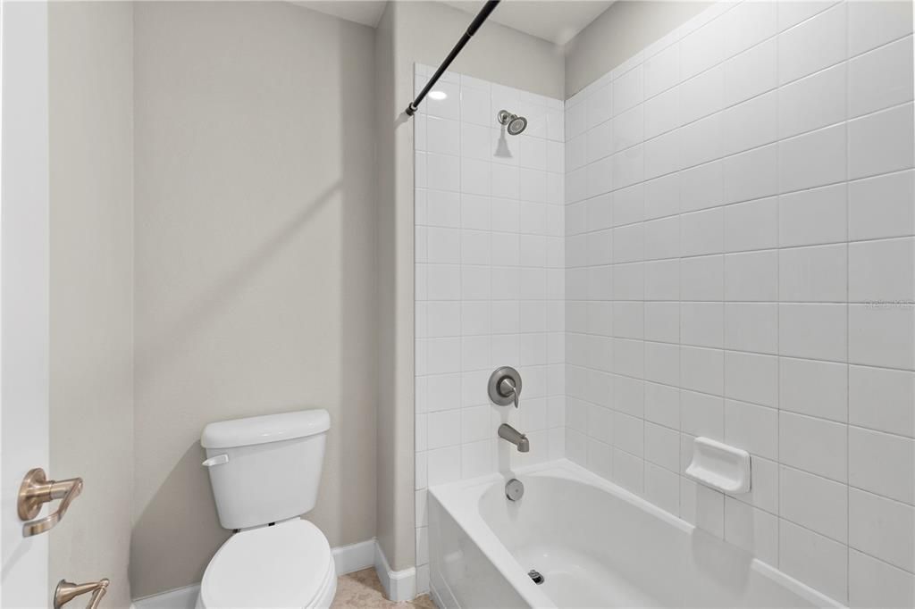 For Sale: $530,000 (5 beds, 3 baths, 3773 Square Feet)
