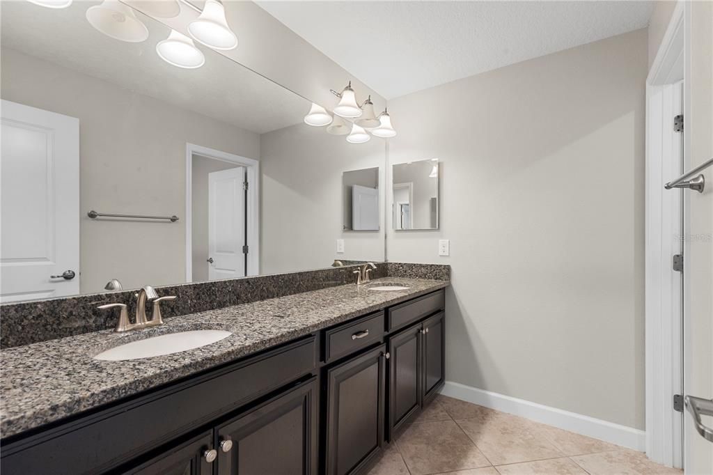 For Sale: $530,000 (5 beds, 3 baths, 3773 Square Feet)