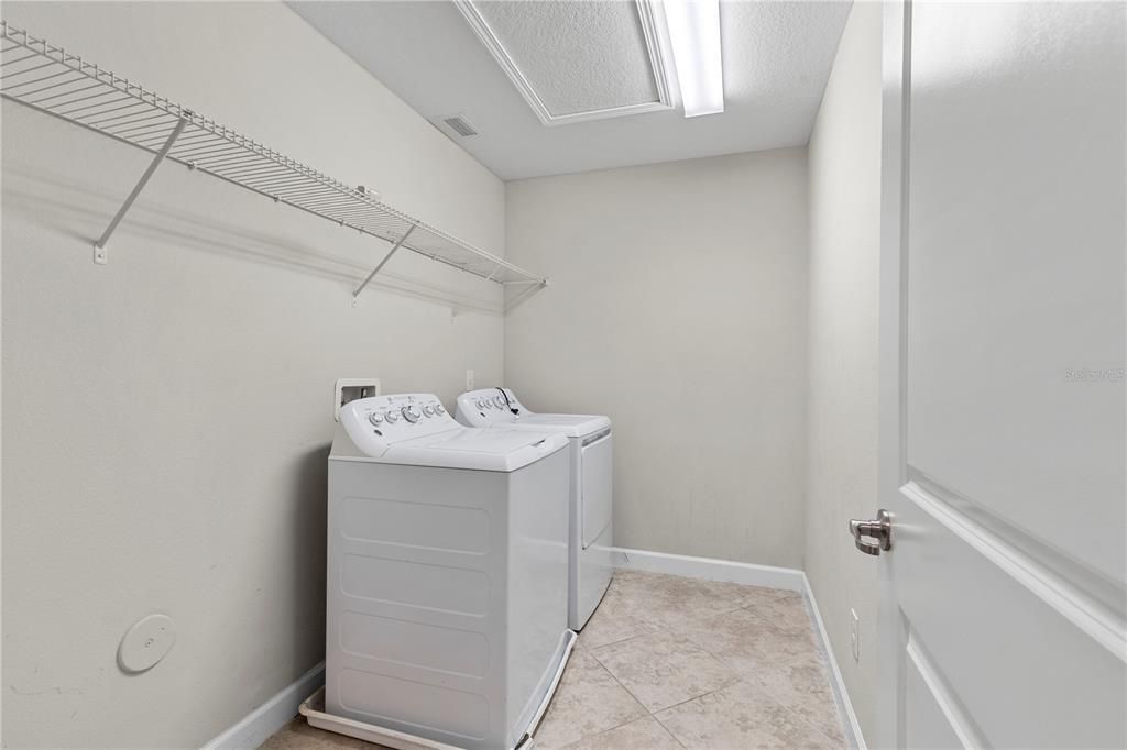 For Sale: $530,000 (5 beds, 3 baths, 3773 Square Feet)