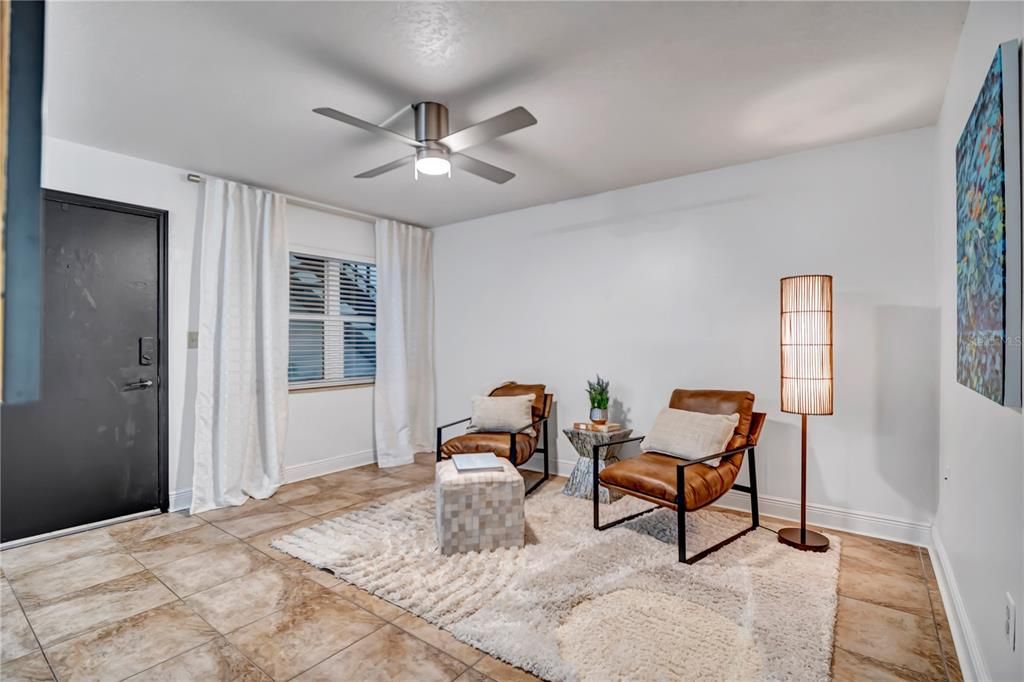 For Sale: $210,000 (2 beds, 1 baths, 700 Square Feet)