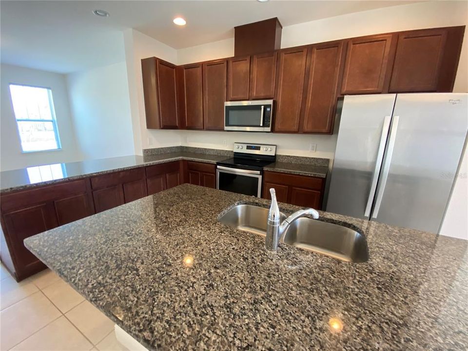 For Rent: $2,600 (3 beds, 2 baths, 1584 Square Feet)
