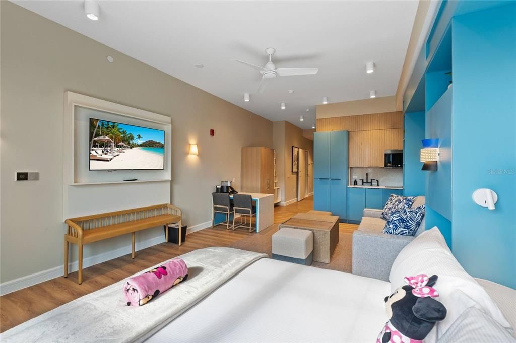 For Sale: $669,999 (2 beds, 2 baths, 1500 Square Feet)