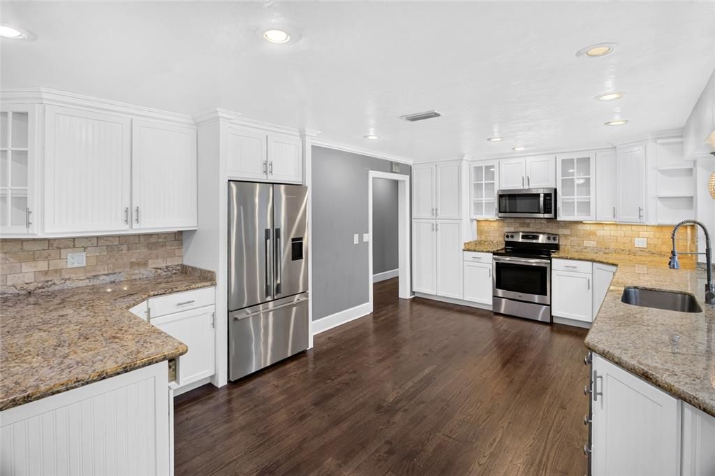 For Sale: $672,500 (5 beds, 3 baths, 3787 Square Feet)