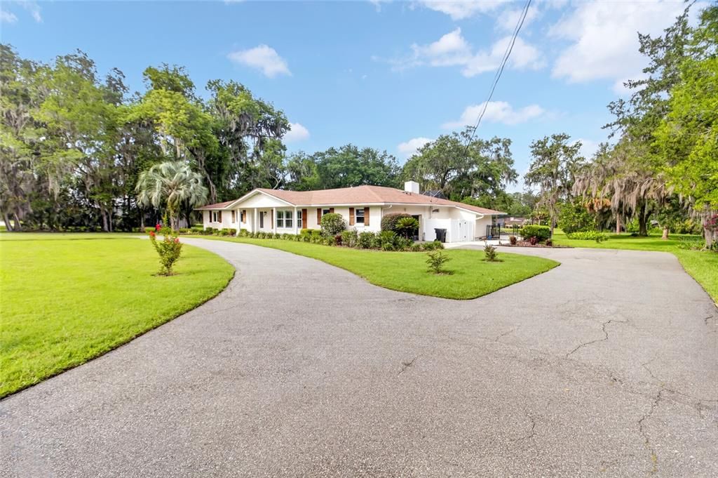 For Sale: $672,500 (5 beds, 3 baths, 3787 Square Feet)