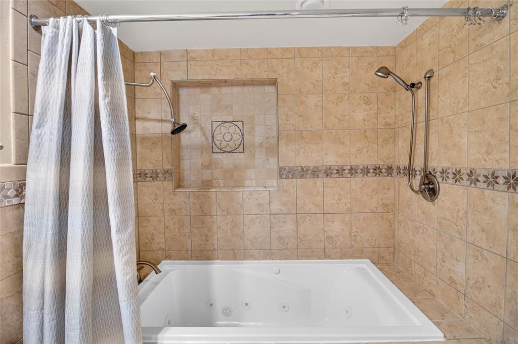 For Sale: $672,500 (5 beds, 3 baths, 3787 Square Feet)