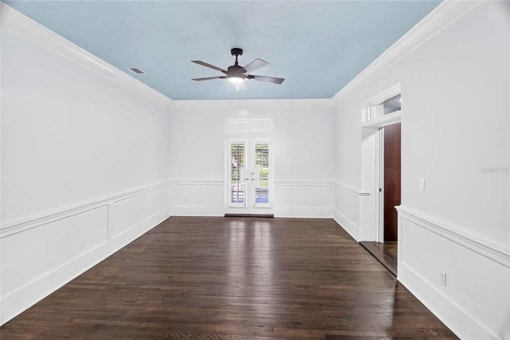 For Sale: $672,500 (5 beds, 3 baths, 3787 Square Feet)