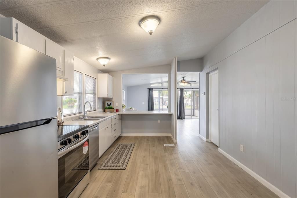 For Sale: $195,000 (2 beds, 2 baths, 1152 Square Feet)