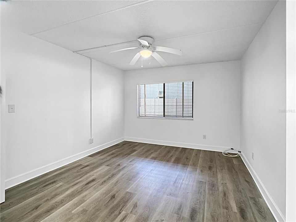 В аренду: $1,800 (2 спален, 2 ванн, 960 Квадратных фут)