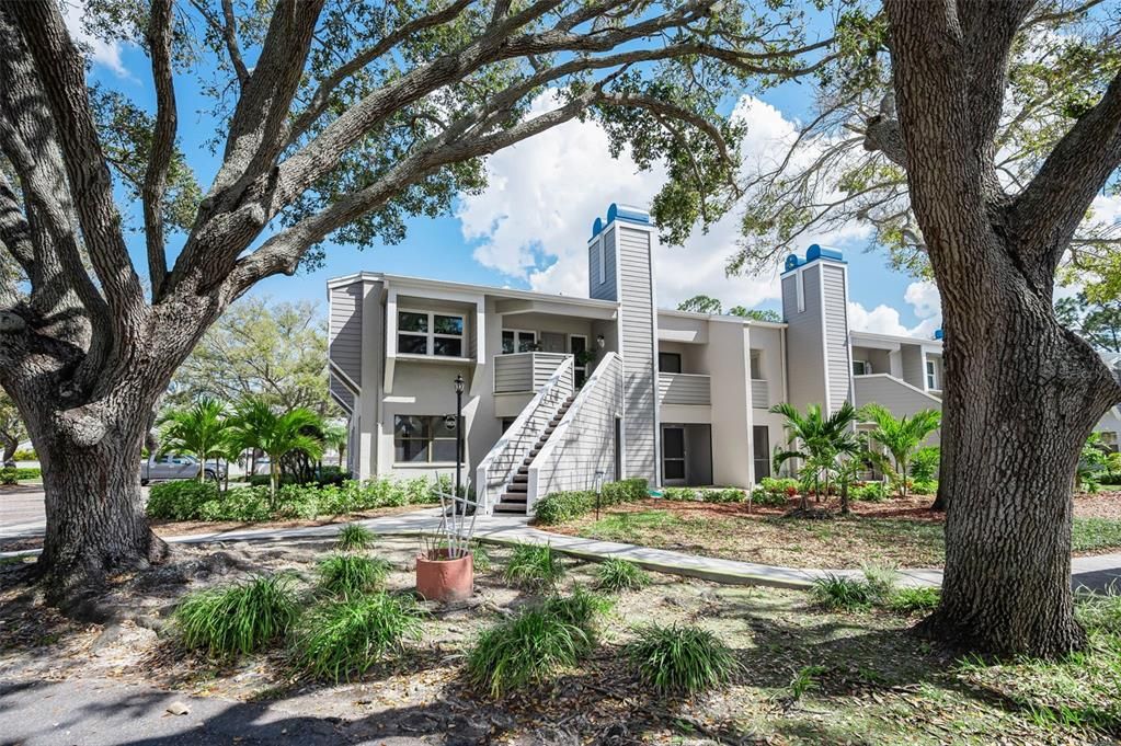 For Rent: $2,250 (2 beds, 2 baths, 1040 Square Feet)