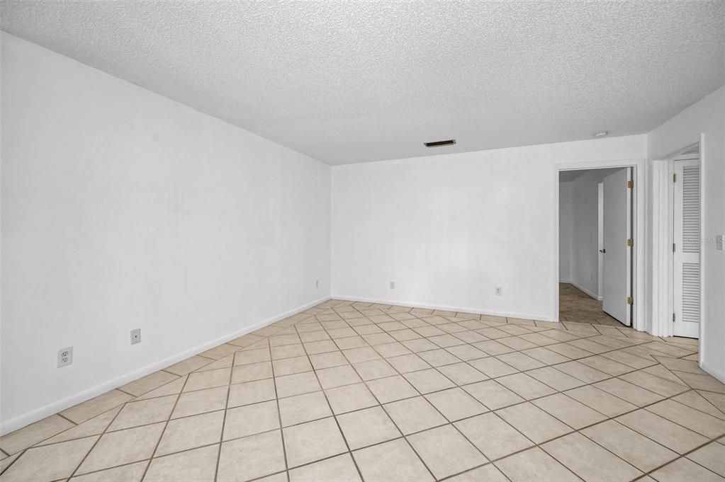 For Rent: $2,250 (2 beds, 2 baths, 1040 Square Feet)