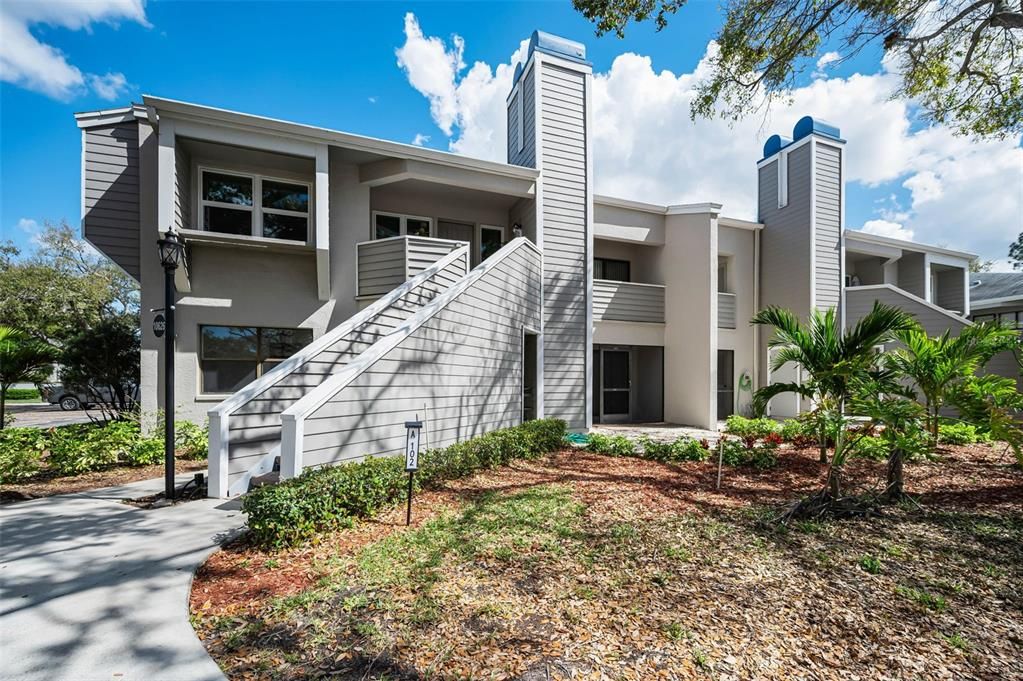 For Rent: $2,250 (2 beds, 2 baths, 1040 Square Feet)