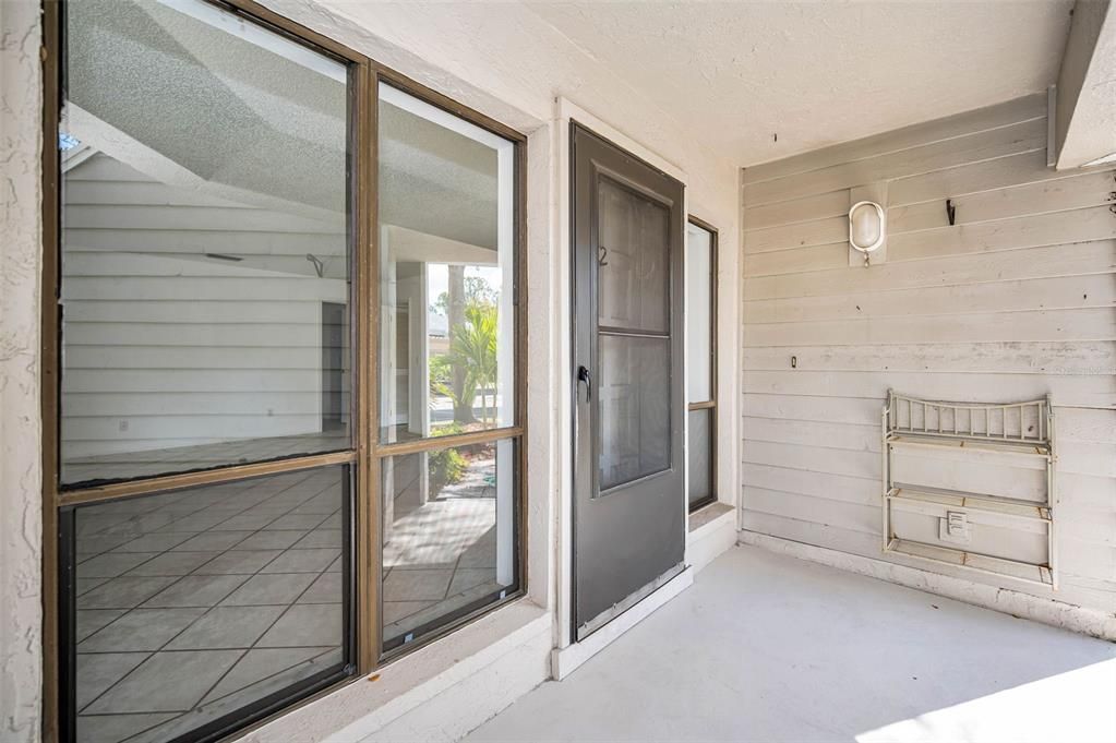 For Rent: $2,250 (2 beds, 2 baths, 1040 Square Feet)