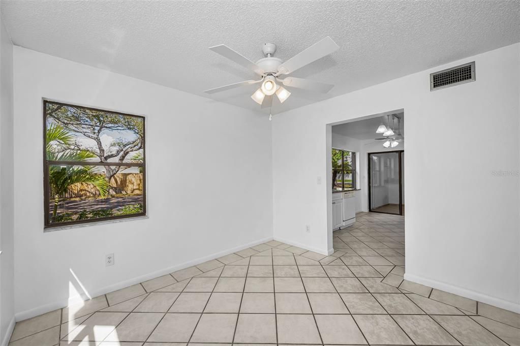 For Rent: $2,250 (2 beds, 2 baths, 1040 Square Feet)