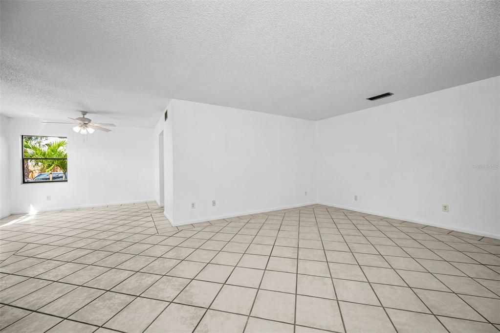 For Rent: $2,250 (2 beds, 2 baths, 1040 Square Feet)