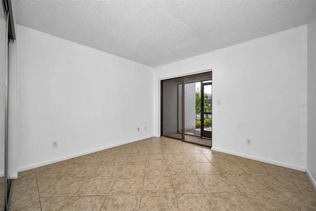 For Rent: $2,250 (2 beds, 2 baths, 1040 Square Feet)