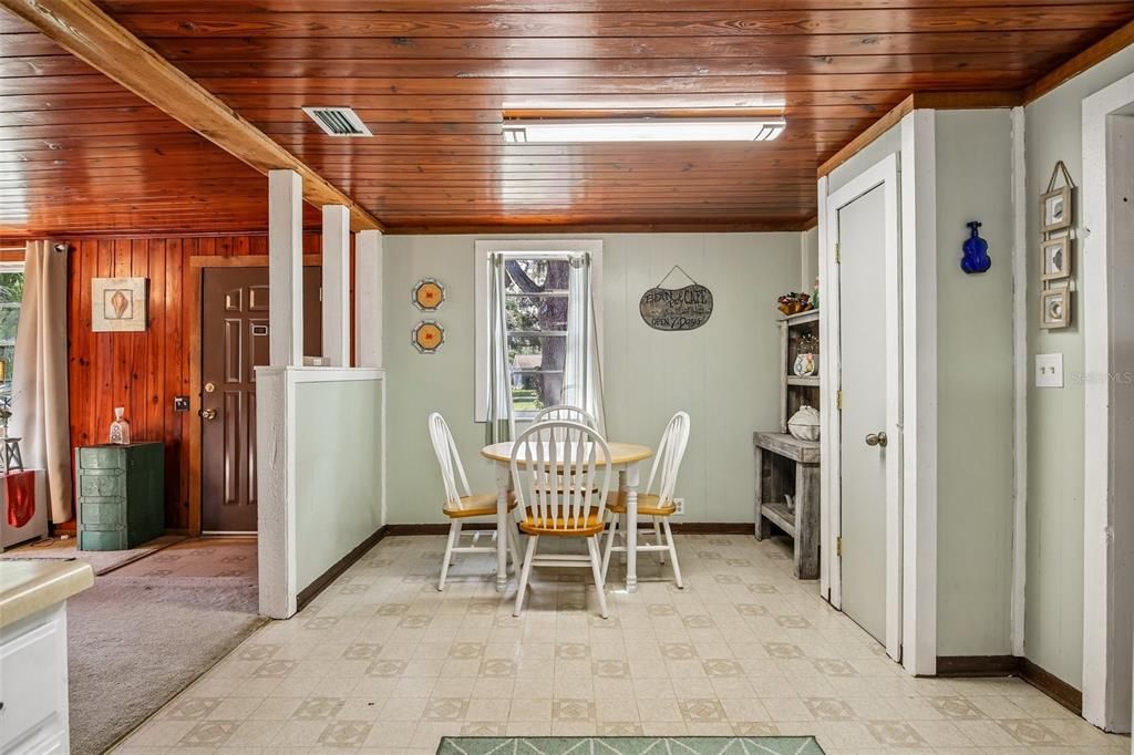 En Venta: $300,000 (3 camas, 1 baños, 1096 Pies cuadrados)