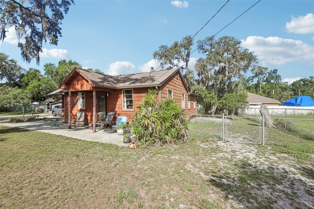 En Venta: $300,000 (3 camas, 1 baños, 1096 Pies cuadrados)