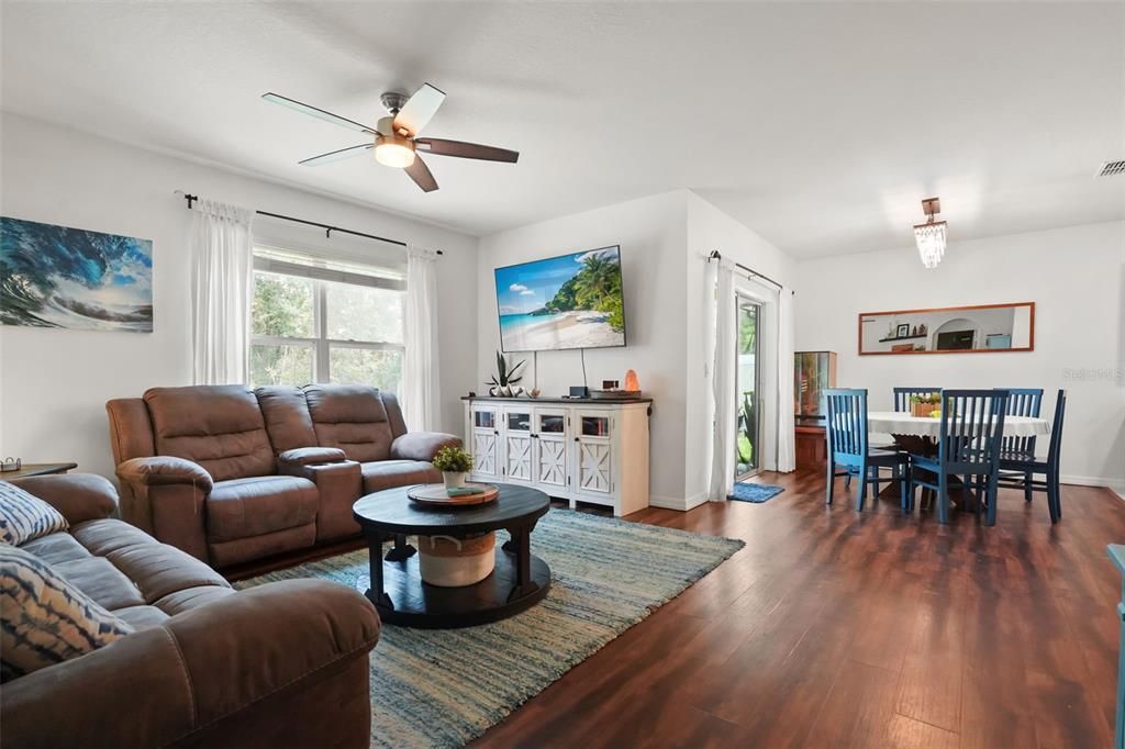 For Sale: $345,000 (4 beds, 2 baths, 1830 Square Feet)